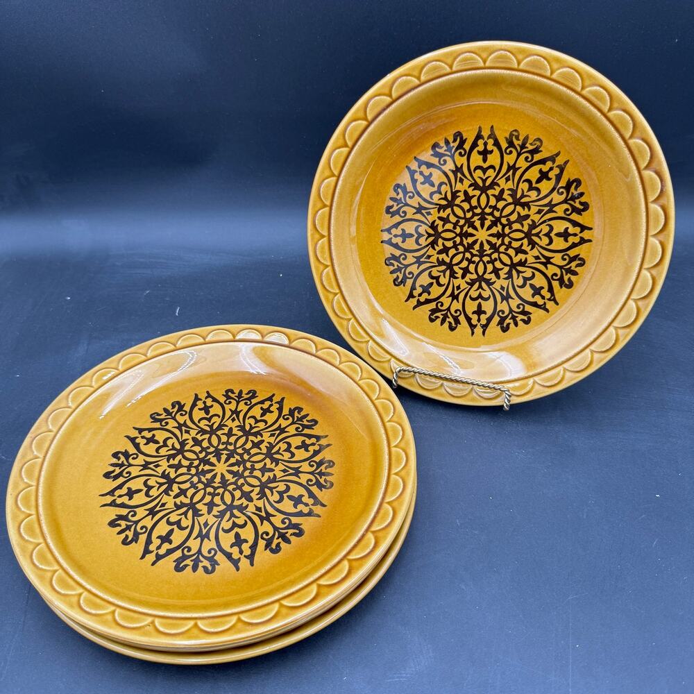 Vintage Dinner Plates in Castilian by COVENTRY - USA Set of 4
